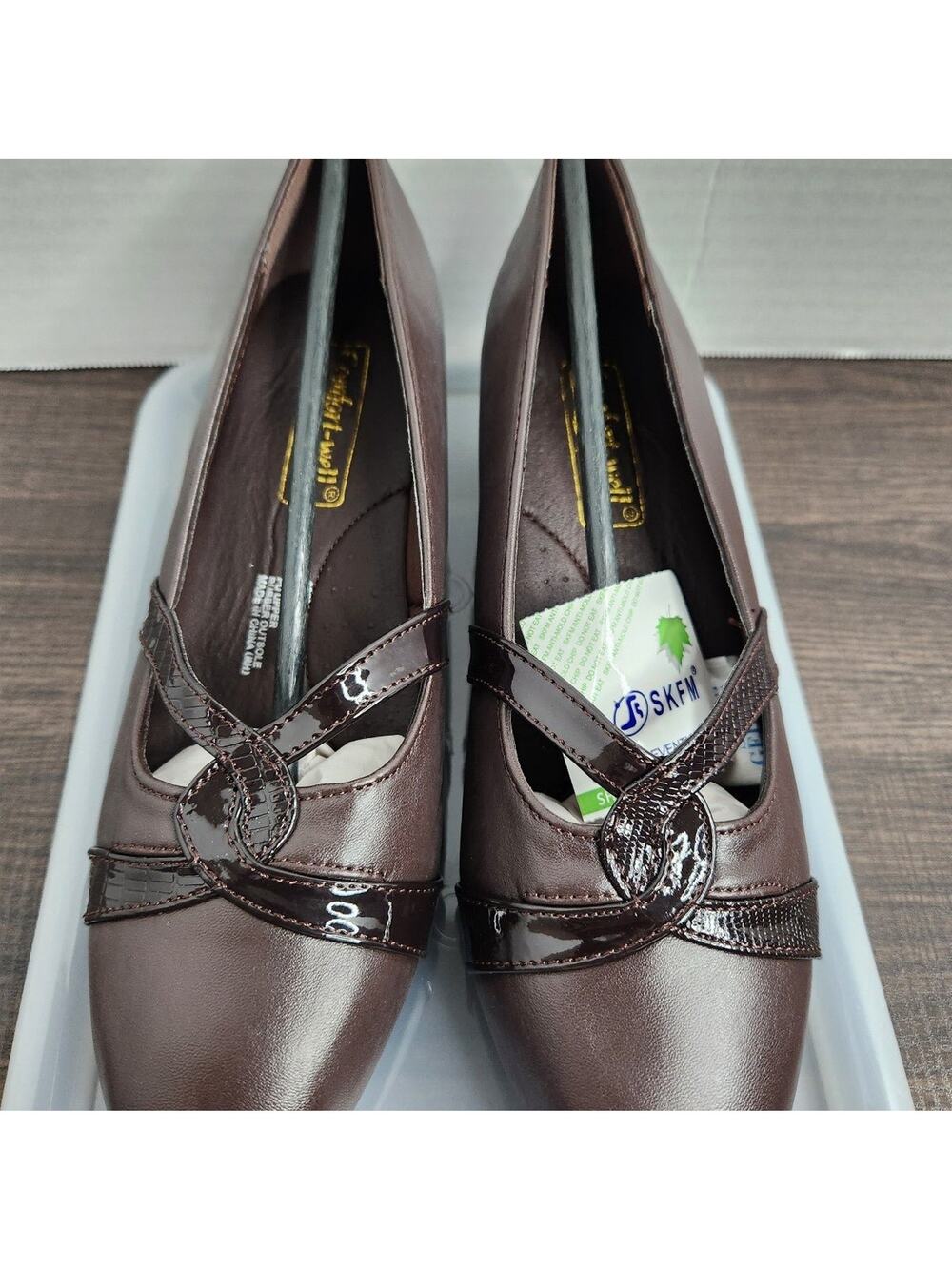 Comfort-well by Beacon Womens size 7 dress shoes